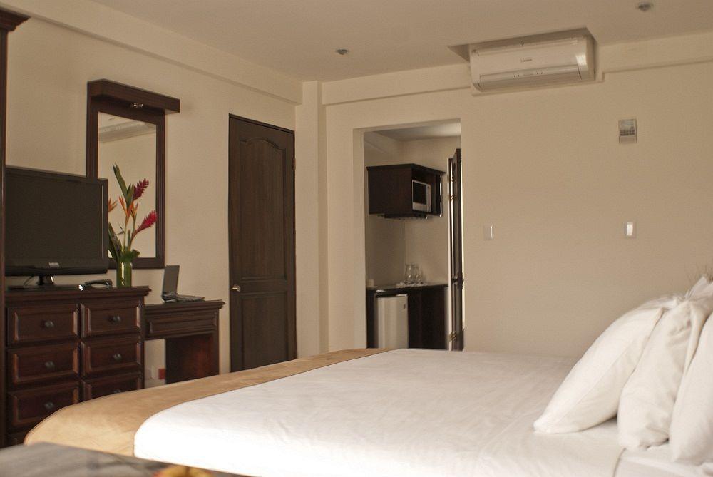 Plaza Real & Hotel 3*