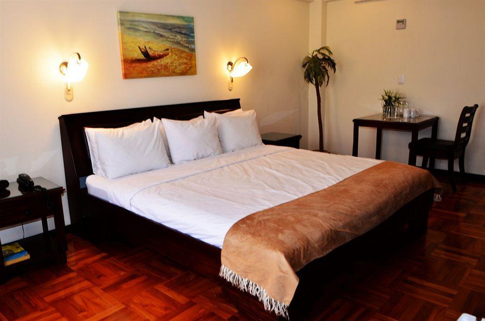 Hotel Plaza Real & 3*