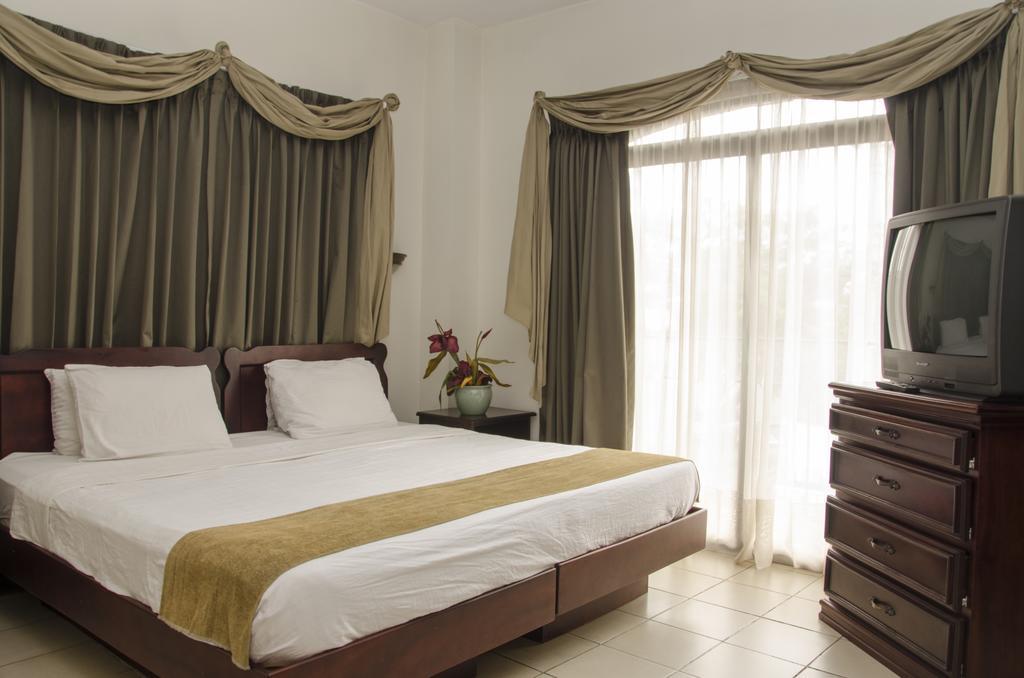 Hotel Plaza Real &